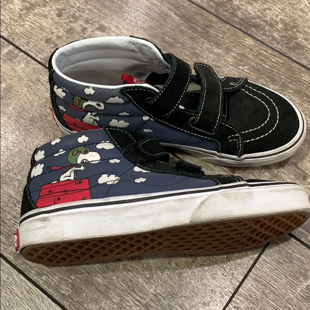 Boys vans snoopy size 3 in excellent condition